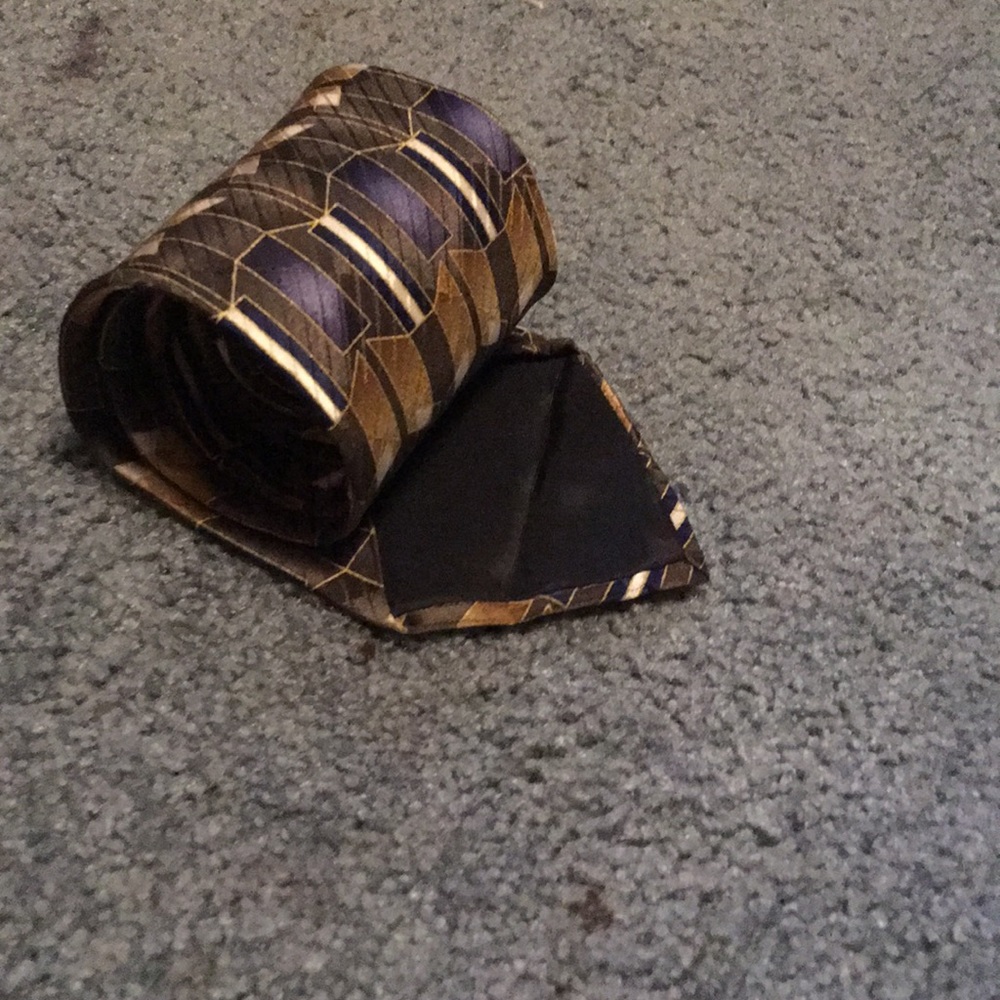 Honors men’s tie
